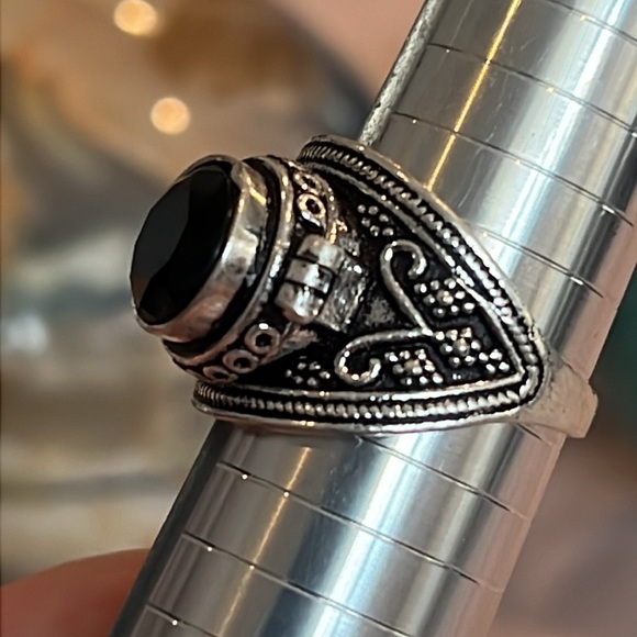 #564 Facted Black Onyx Poison โ ๏ธ Ring ๐ Size 10- 10.25 NWOT - Picture 12 of 17